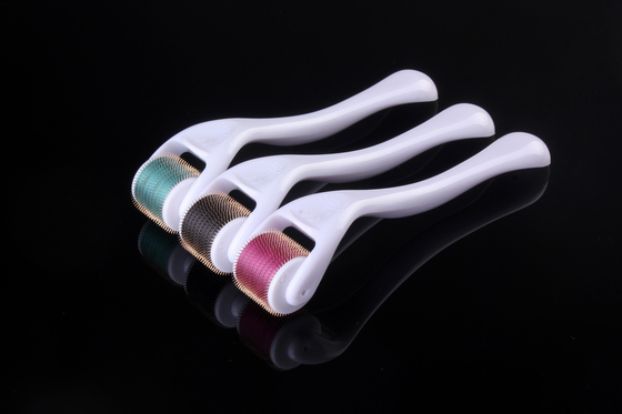 Sistema sicuro di rotolamento di Derma, micro terapia del rullo dell'ago con luce blu/rossa/giallo/verde LED