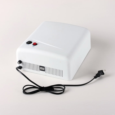 La progettazione portatile 3 mesi autorizza la lampada UV germicida 9w per sia le mani che i piedi