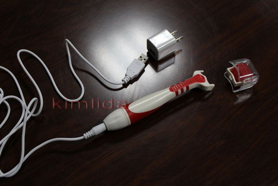 Rullo di titanio tenuto in mano di derma di 540 aghi LED con la testa variabile