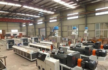 Macchina di plastica dell'estrusione dello strato di WPC, estrusore a vite gemellato conico